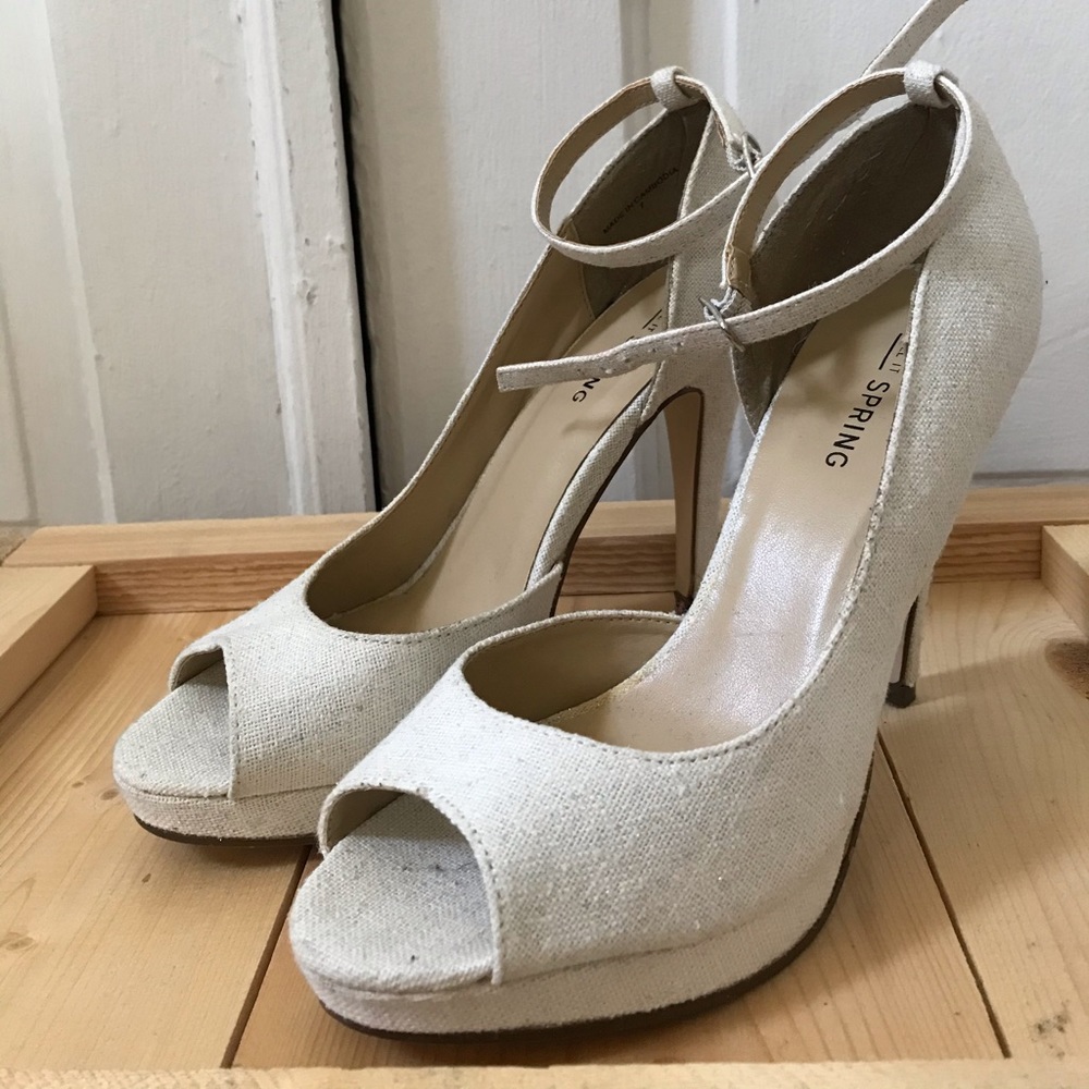Spring heels - Picture 2 of 4